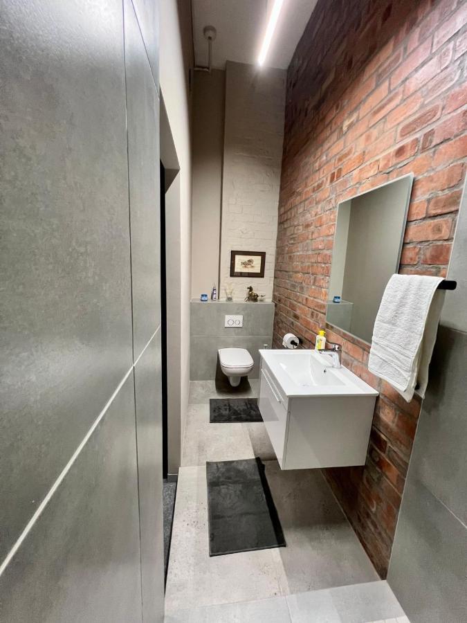 No Load-shedding Spacious Apartment *