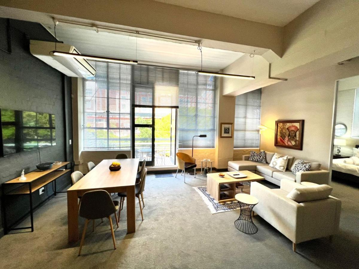 Apartment No Load-shedding Spacious *
