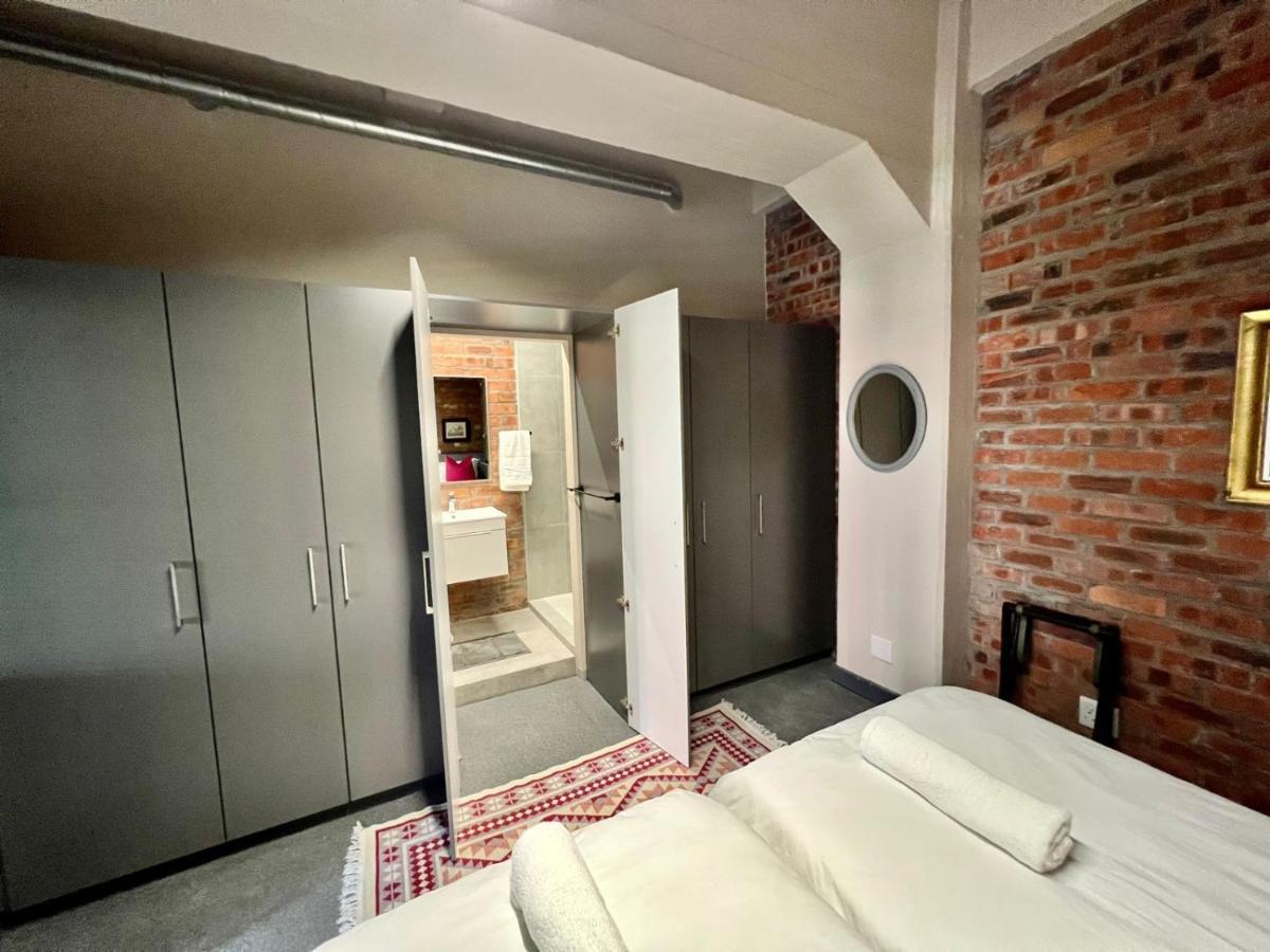Apartment No Load-shedding Spacious *
