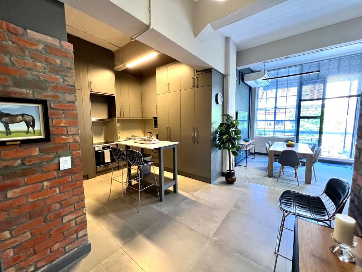 No Load-shedding Spacious Apartment